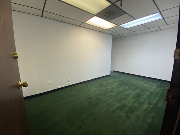 RECEPTION, LARGE PRIVATE OFFICE, LARGE ROOM. FREE MONTH.